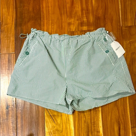 Forever 21 Pants - Forever 21  Stripped Women Shorts✨